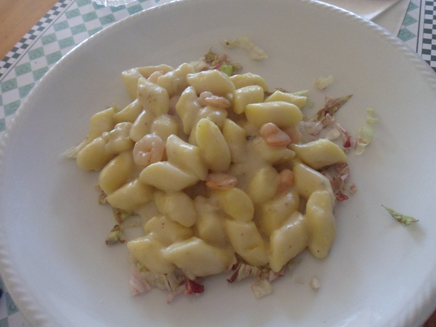 Gnocchetti gamberi, radicchio, formaggio e ramandolo