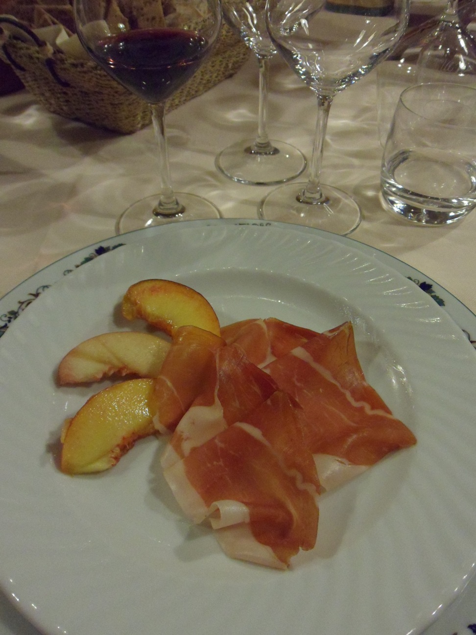 Prosciutto e pesche