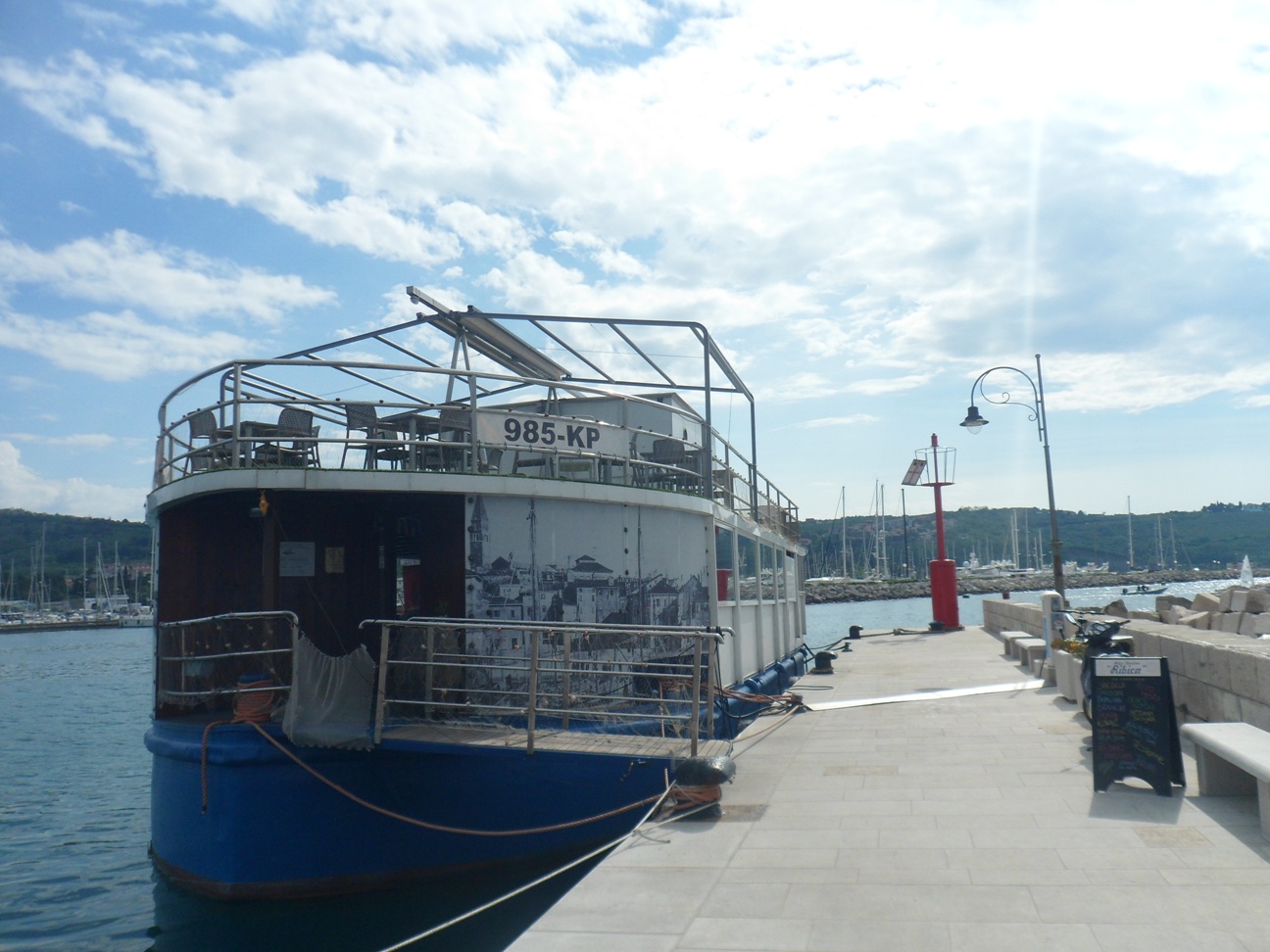 Izola d'Istria, un ristorante galleggiante