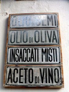 Insegna a Forni Avoltri