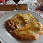 Frico con polenta e fagioli