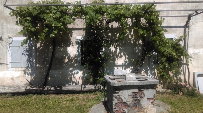 Case in rovina sul Carso